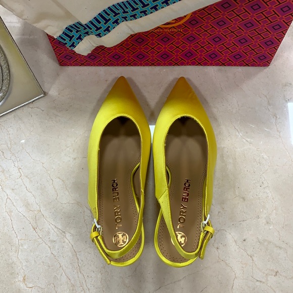 HOST PIC TORY BURCH SATIN SLINGBACK PUMP ACIDIC YELLOW WHITE PATENT HEEL SIZE 8 - Picture 8 of 15
